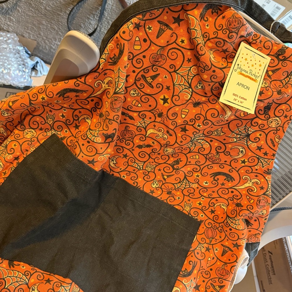 Johanna Parker Halloween Apron with Black Pocket